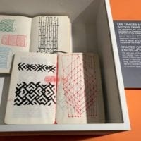 Croquis des designers dans des carnets de notes