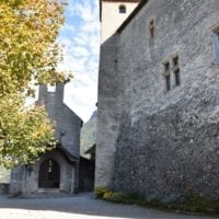 L'esplanade et sa chapelle