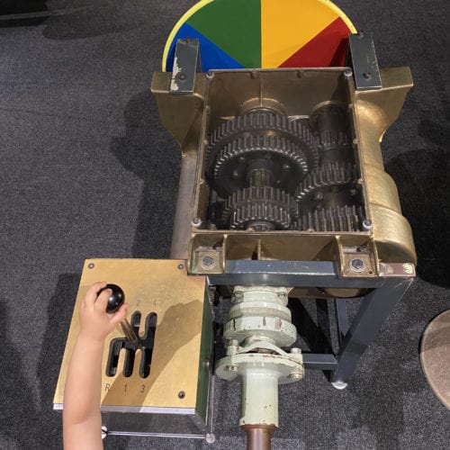 Expérience mécanique sur les couleurs au Technorama de Winterthur