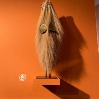 Masque africain en paille revisité