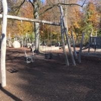 L'aire de jeux pour enfants du bois de Sauvabelin de Lausanne en Automne