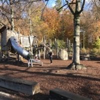 L'aire de jeux pour enfants du bois de Sauvabelin de Lausanne en Automne