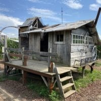 Cabane en bois Ă Urba Byrinthe