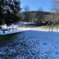 Place de jeu et de pique nique du bois du petit chĂąteau
