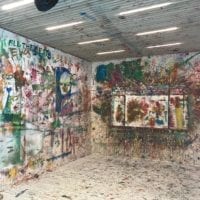 La colore box recouverte du sol au plafond de peinture