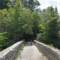 sur le pont en pierre des basses sciernes